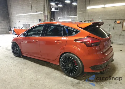 2018 Ford Focus St z USA, uszkodzony, nr VIN 1FADP3L91JL239541